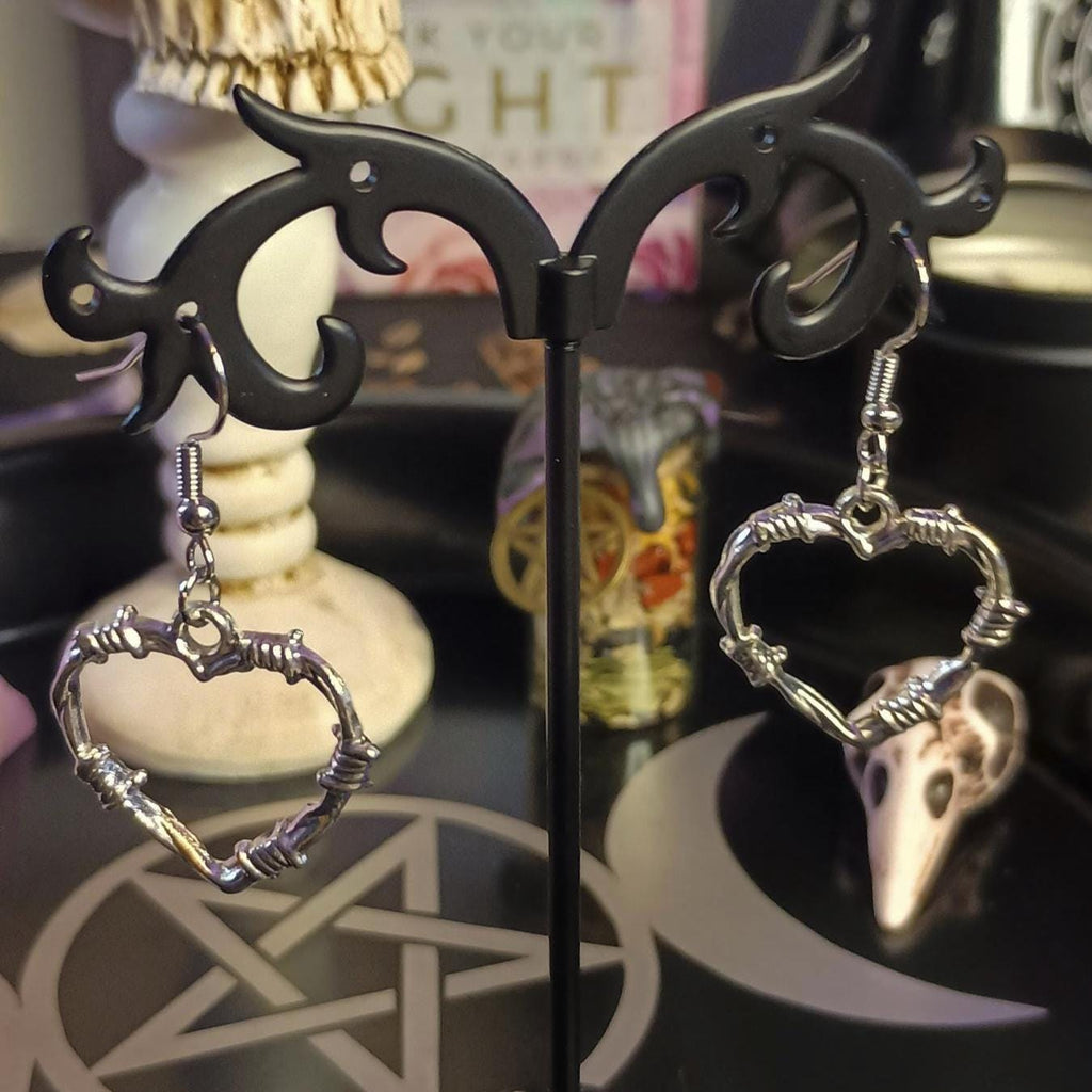 Barbed Heart Silver Hook Earring Set