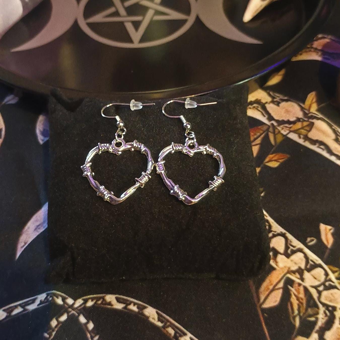 Barbed Heart Silver Hook Earring Set