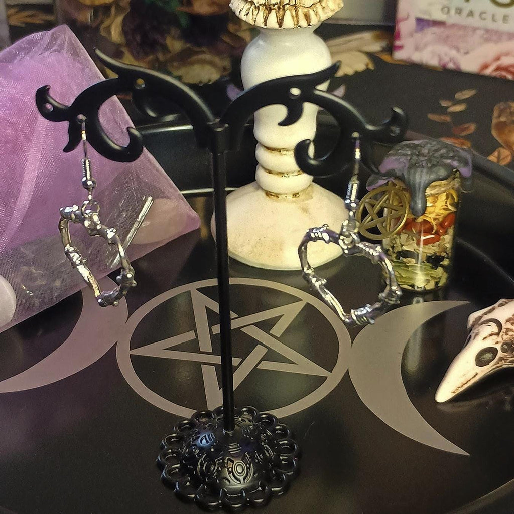 Barbed Heart Silver Hook Earring Set